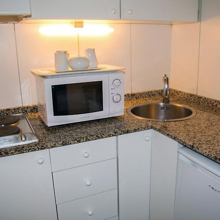 Apartamentos Descartes Barcelona Ruang foto