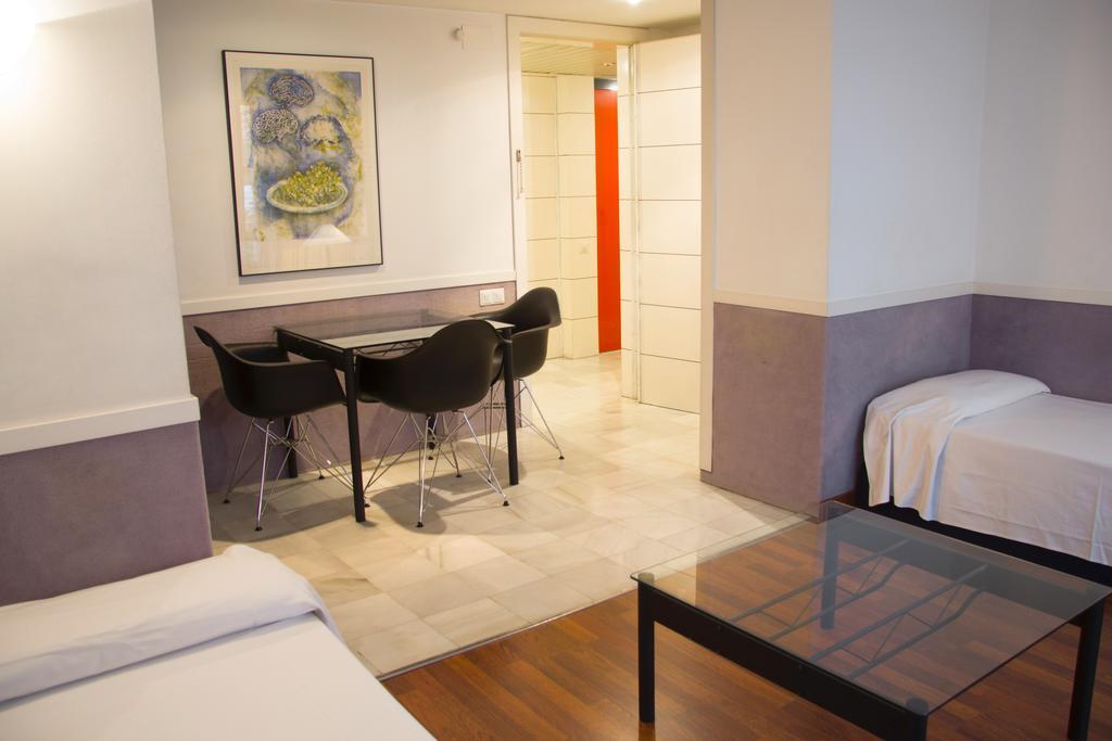 Apartamentos Descartes Barcelona Bagian luar foto