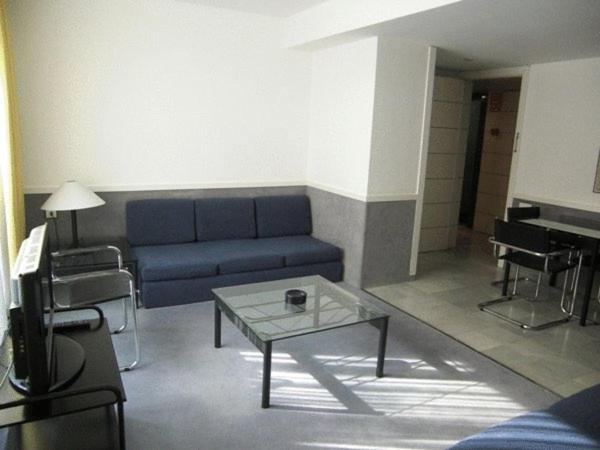 Apartamentos Descartes Barcelona Ruang foto