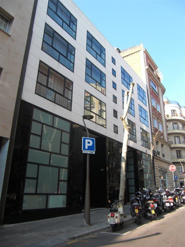 Apartamentos Descartes Barcelona Bagian luar foto